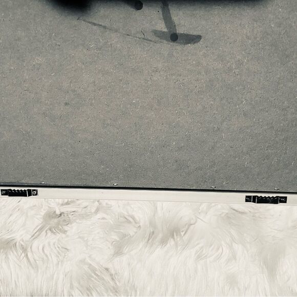 Eyelashes Wall Decor Frame - Picture 7 of 10